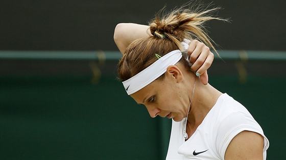 NEDAÍ SE. Lucie afáová v osmifinále Wimbledonu.