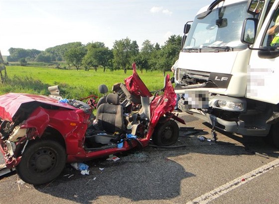 Tragická nehoda na elezniním pejezdu mezi Kopidlnem a Jiínem (30.6.2015).