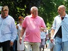 Václav Klaus na procházce po Karlových Varech (4. ervence 2015)