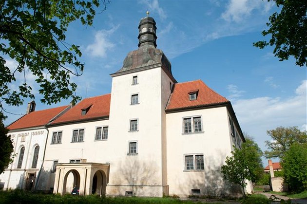 Zámek v Dolních Břežanech. Zámek v Dolních Břežanech.
