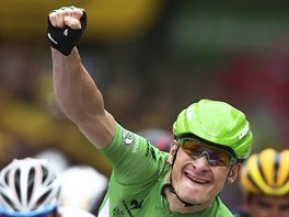 Andr Greipel prv projel jako prvn clem pt etapy Tour de France