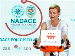 Jitka Schneiderová na kole v rámci charitativní akce Oranové kolo (4. ervence...
