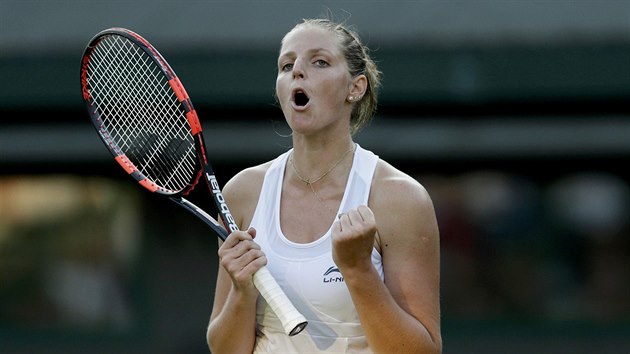 esk tenistka Kristna Plkov se raduje, ve Wimbledonu si zahraje 3. kolo.