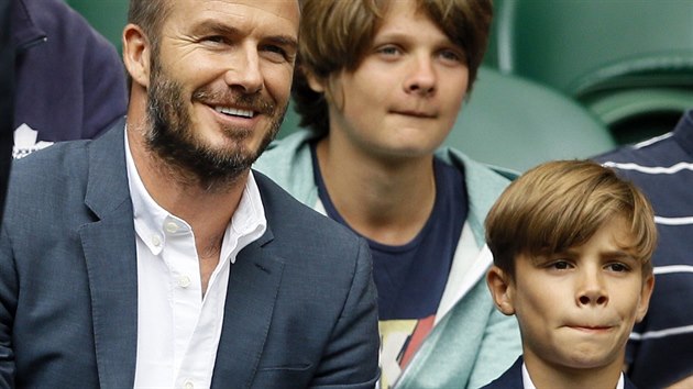 Na tenis do Londna dorazil i fotbalista David Beckham se synem.