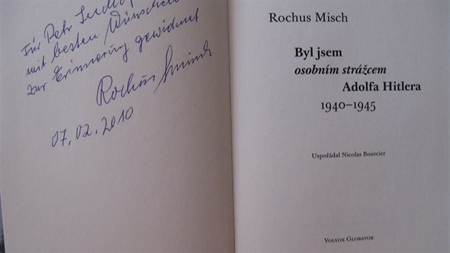 Petru Suchoprovi se vak podepsal i do sv knihy v eskm pekladu.