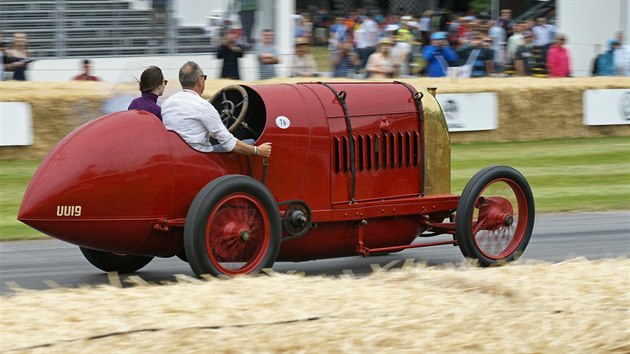 Tisetkoov Fiat S76 pohnn monstrznm tyvlcem o objemu 28,4 litru