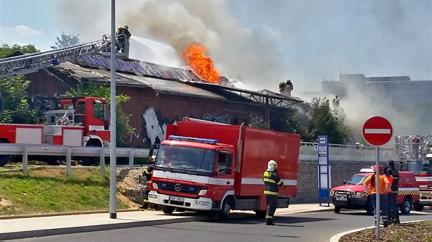 Por budovy na praskm ndra Veleslavn