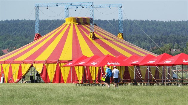 Ve tvrtek finiovali ppravy na tdenn festival Mighty Sounds v Tboe, kter startuje v ptek.