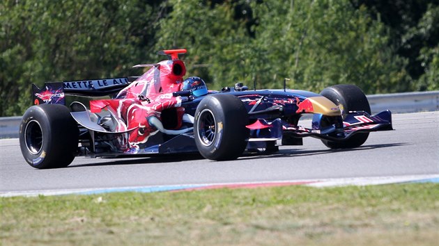 Tm Toro Rosso testoval na brnnskm Masarykov okruhu formuli 1 verze 2006 (2. ervence 2015).