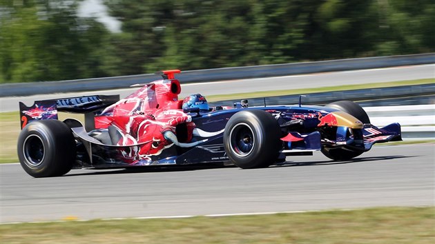 Tm Toro Rosso testoval na brnnskm Masarykov okruhu formuli 1 verze 2006 (2. ervence 2015).