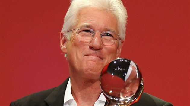 Richard Gere s Kilovm glbem (Karlovy Vary, 3. ervence 2015)