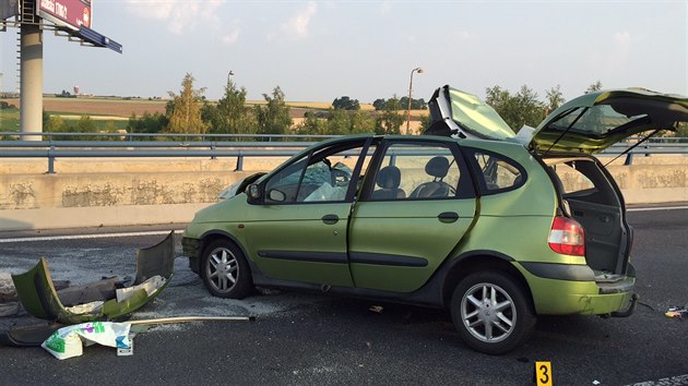 Dopravn nehoda kamionu a osobnho auta na Praskm okruhu si vydala jeden lidsk ivot.