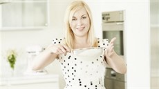 Dita P. právě vydala svoji druhou kuchařku a chystá se na natáčení její... Dita P. právě vydala svoji druhou kuchařku a chystá se na natáčení její...
