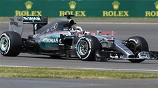 Lewis Hamilton pi kvalifikaci na Velkou cenu Velké Británie.