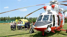 U poáru sokolovské autodílny zasahovalo pt jednotek hasi, zranného mue...