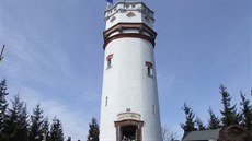Klub přátel Zlatých Hor rozhlednu na Biskupské kupě opravil a dvacet let se o... Klub přátel Zlatých Hor rozhlednu na Biskupské kupě opravil a dvacet let se o...
