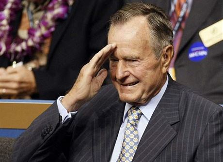 Sjezd amerických republikán v Minnesot. Bývalý prezident George Bush starí...