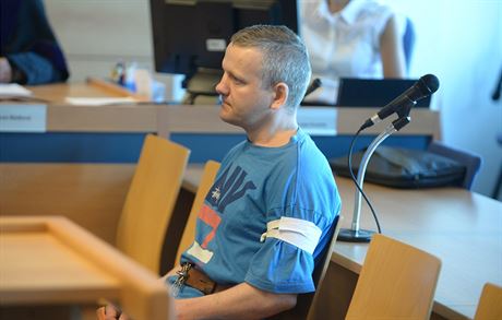 Roman Fojtáek odeel od zlínského soudu s 16 letým trestem za vradu.