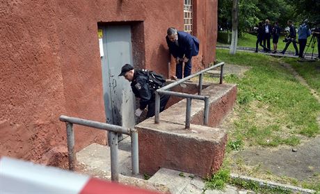 Policie vyetuje dva výbuchy u policejních stanic ve Lvov (14. ervence 2015).