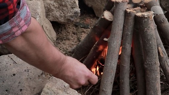 Táborák: nejen na táboe, ale i na zahrad pi opékání but