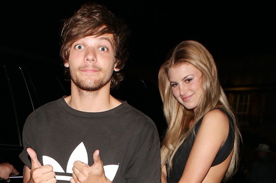 Louis Tomlinson a Briana Jungwirthová (Los Angeles, 12. kvtna 2015) Akoliv...