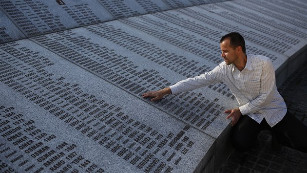 Nedzad Avdi po letech promluvil o hrzch srebrenickho masakru.