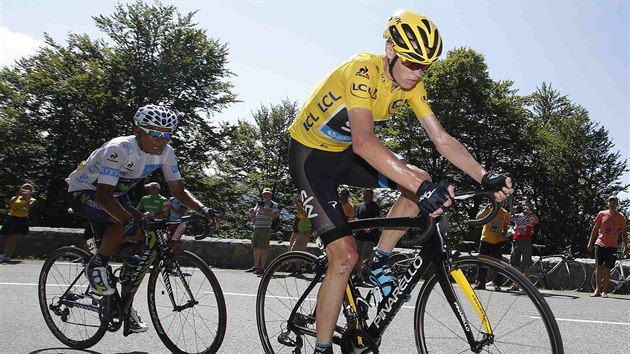 Chris Froome v dest etap Tour de France, za nm lape Nairo Quintana.