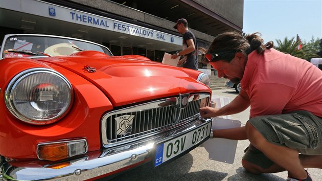 V Karlovch Varech odstartoval tet ronk Carlsbad Classic. Jedn se o zvod historickch automobil.