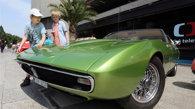 V Karlovch Varech odstartoval tet ronk Carlsbad Classic. Jedn se o zvod historickch automobil.