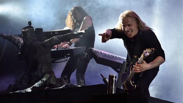 Tuomas Holopainen a Emppu Vuorinen z kapely Nightwish na Masters of Rock ve Vizovicch.