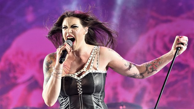 Floor Jansen z kapely Nightwish (Masters of Rock 2015)