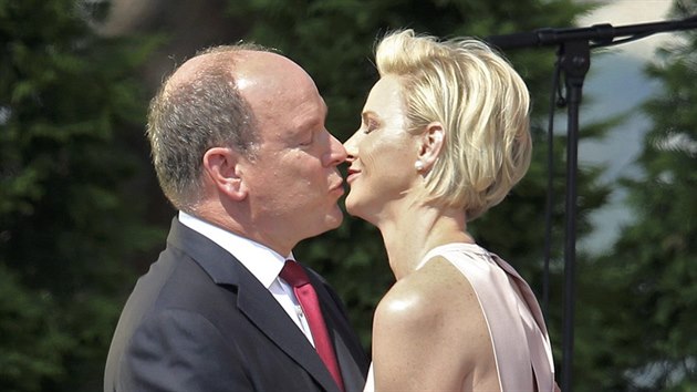 Monack kne Albert II. a jeho manelka Charlene (Monako, 11. ervence 2015)
