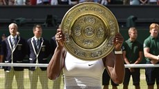 KDOPAK TO JE? Americká tenistka Serena Williamsová skryla svou tvá za...