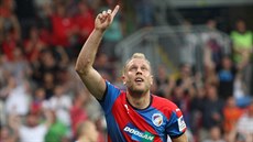 Plzeský fotbalista Daniel Kolá se v Superpoháru raduje po druhém gólu v síti...