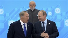 Kazaský prezident Nursultan Nazarbajev, indický premiér Naréndra Módí a ruský...