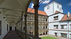 Noní prohlídky na zámku Buovice nabídnou klasický horor na upíí téma...