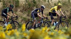 Chris Froome (vpravo) bhem 13. etapy Tour de France