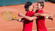 Ruben Bemelmans (vlevo) a Kimmer Coppejans posunuli Belgii do semifinále Davis... Ruben Bemelmans (vlevo) a Kimmer Coppejans posunuli Belgii do semifinále Davis...