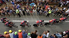 Tým BMC bhem asovky drustev na Tour de France