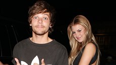 Louis Tomlinson a Briana Jungwirthová (Los Angeles, 12. kvtna 2015) Akoliv...