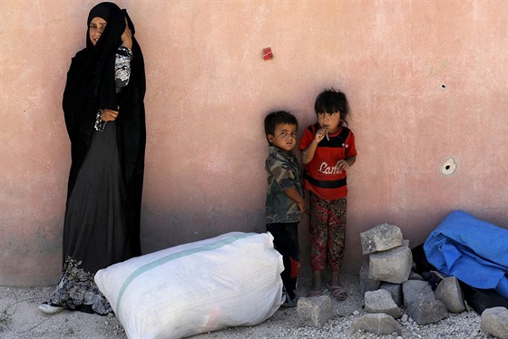 Syrtí uprchlíci z Kobani v Turecku (18. ervna 2015).
