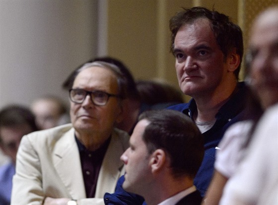 Filmový reisér Quentin Tarantino (vpravo) a skladatel Ennio Morricone (vlevo)...