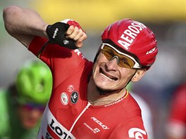 Andr Greipel slav vtzstv v zvren etap Tour de France.