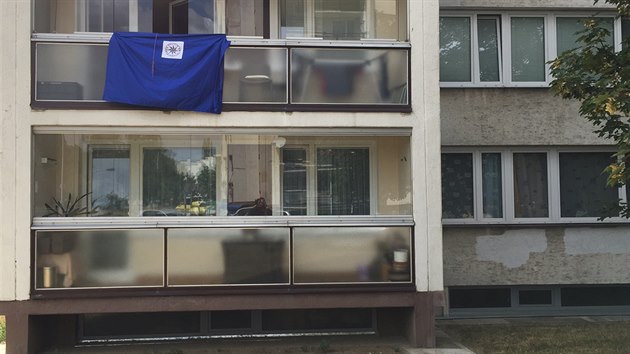 Kriminalist v Kukelsk ulici v praskm Hloubtn e podezel mrt eny, kter byla nalezena na balkon jednoho z byt (29.7.2015)