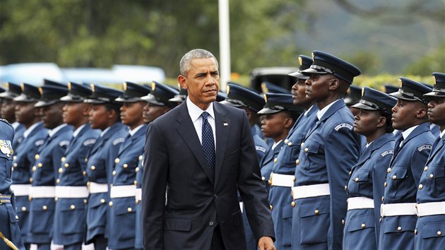 Obama v sobotu navtvil tak pamtnk, kter vznikl na mst bvalho americkho velvyslanectv v Nairobi jako pipomnka teroristickho atenttu ze srpna 1998  (25. ervence 2015)