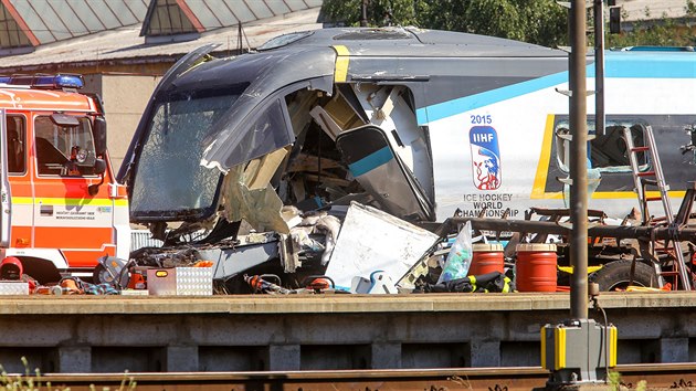 Ve Studnce na Novojinsku se v ervenci 2015 srazilo pendolino s nkladnm autem. Pi nehod zemeli ti lid.