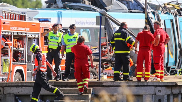 Ve Studnce na Novojinsku se srazilo pendolino s nkladnm autem. Pi nehod se zranilo asi dvacet lid, ti z nich nepeili, dalch nkolik lid je zranno tce. (22. ervence 2015)