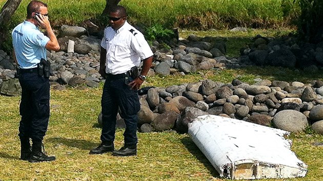 lomek kdla byl nalezen na pobe ostrova Runion (29. ervence 2015).