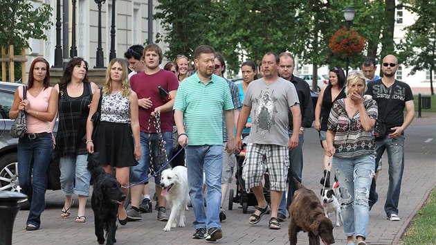 Hromadn venen ps v anovskm parku na protest proti arabsk klientele teplickch lzn.