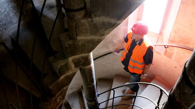 V kostele svatho Jakuba v Brn pokrauje rozshl rekonstrukce.